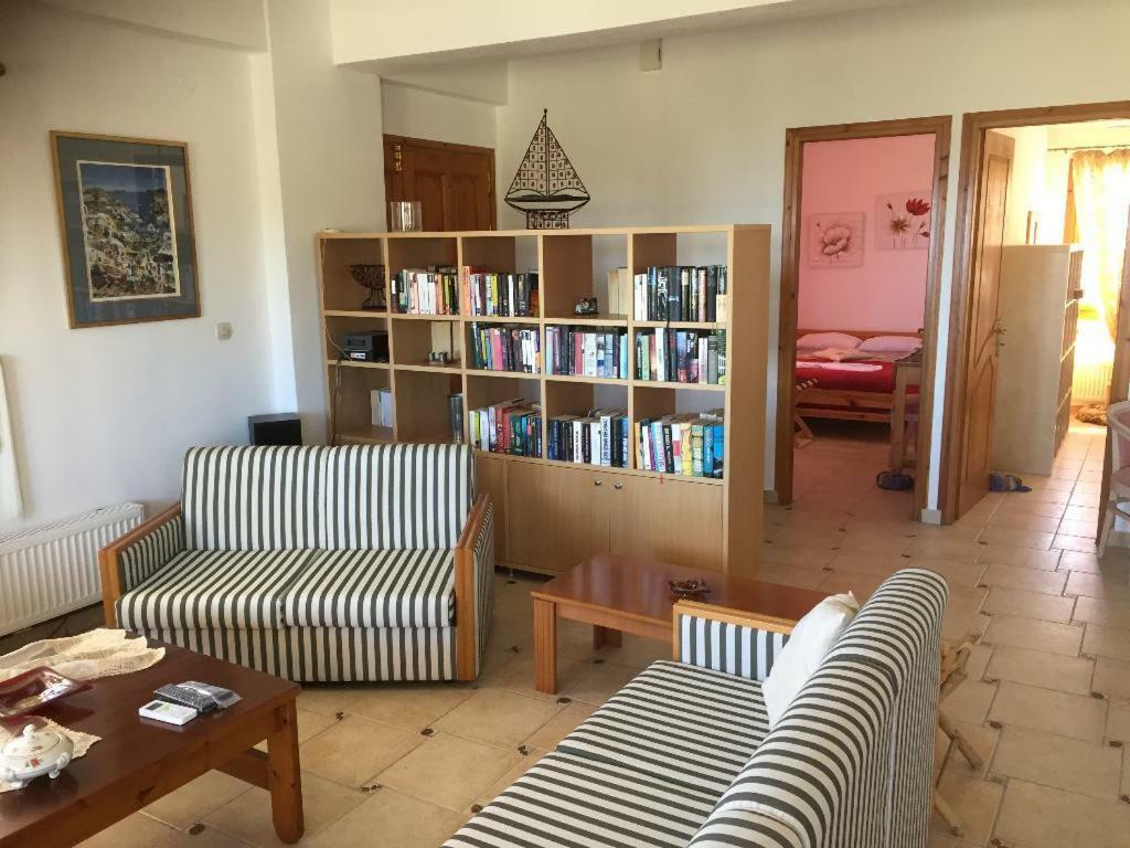 Villas Alexandros Petrino Kalamaki  Bagian luar foto